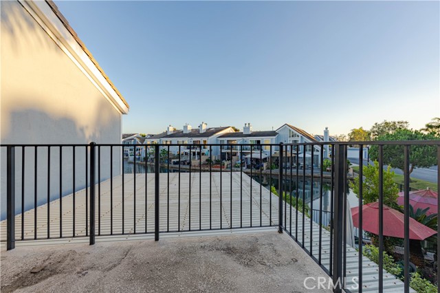 Detail Gallery Image 20 of 39 For 3436 Bravata Dr, Huntington Beach,  CA 92649 - 4 Beds | 3 Baths