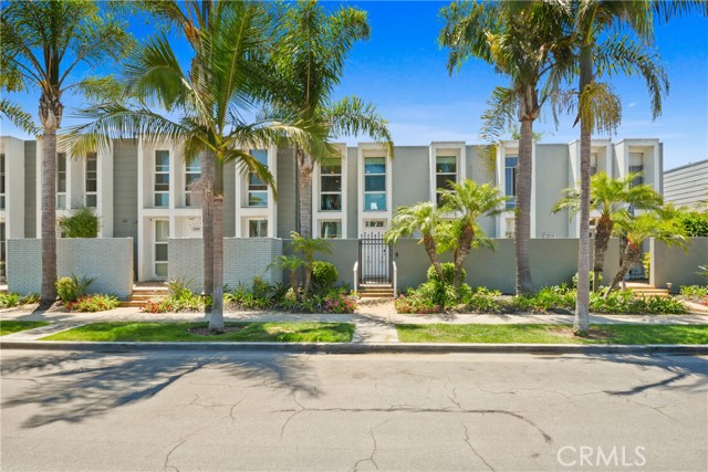 4062 Aladdin Drive, Huntington Beach CA: https://media.crmls.org/medias/9a5e4f15-9b39-4d28-a7c8-77ac8ae46f1d.jpg