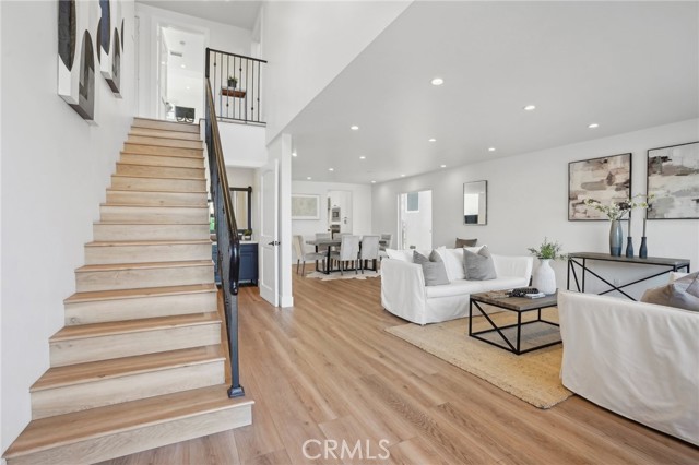 2501 N Poinsettia Avenue, Manhattan Beach CA: https://media.crmls.org/medias/9a5e52b8-ce1b-40ac-bc19-bec6e0d3c7d9.jpg