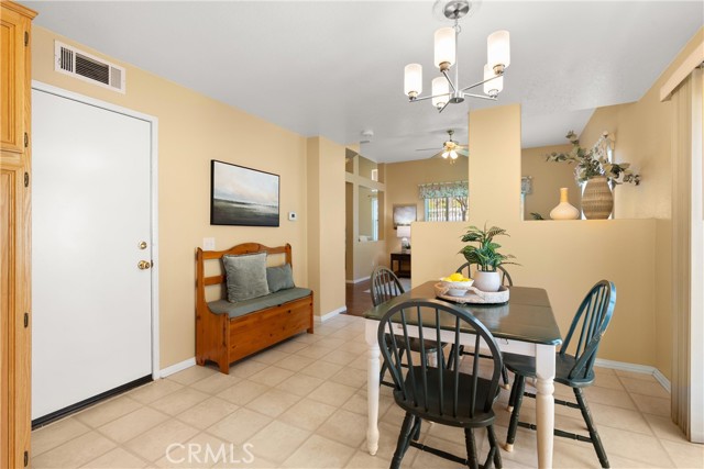8 Chatri Circle, Lake Forest CA: https://media.crmls.org/medias/9a5ee029-28f9-4569-83e1-6a776e945197.jpg