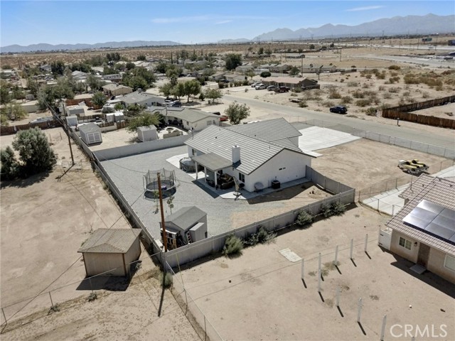 11515 Tamarisk Avenue, Hesperia CA: https://media.crmls.org/medias/9a5f5f6a-52e6-4395-802e-5a59f91163ae.jpg