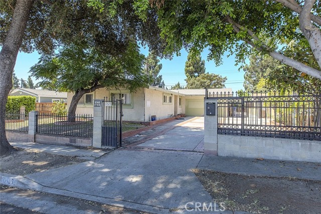 Detail Gallery Image 2 of 37 For 11523 Vanport Ave, Sylmar,  CA 91342 - 3 Beds | 2 Baths