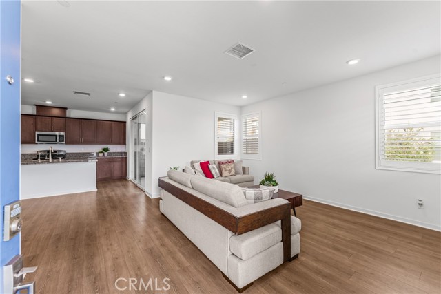 Detail Gallery Image 4 of 36 For 24283 Juni Ct, Corona,  CA 92883 - 4 Beds | 3 Baths