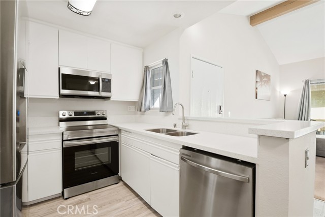 2 Bed Home for Sale in Saugus, California