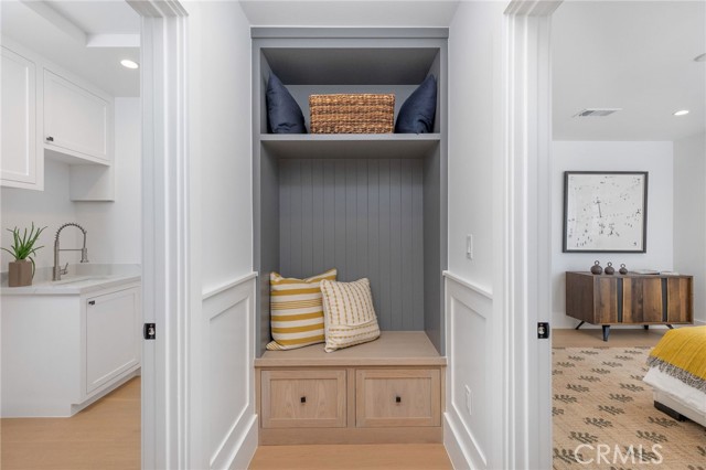 Detail Gallery Image 29 of 45 For 5537 Sunnyslope Ave, Sherman Oaks,  CA 91401 - 4 Beds | 4/1 Baths