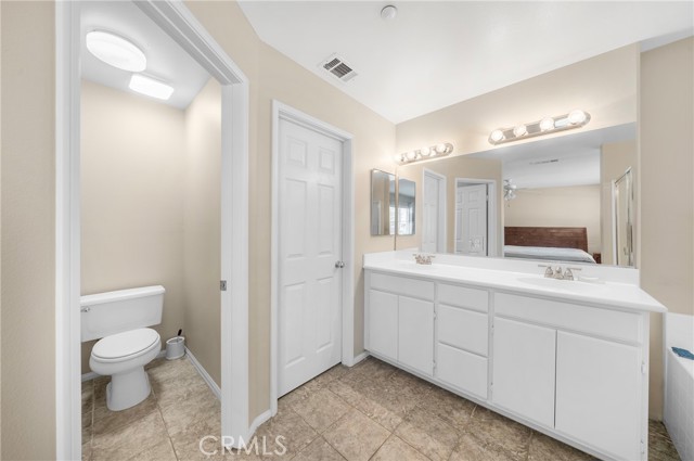 Detail Gallery Image 13 of 23 For 870 W Colorado Bld, Monrovia,  CA 91016 - 4 Beds | 2/1 Baths