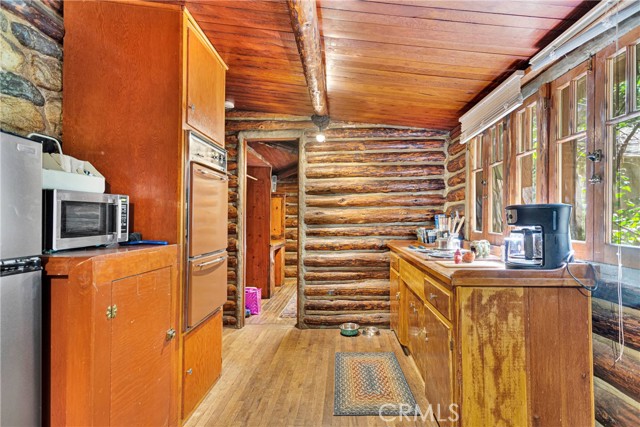 Detail Gallery Image 16 of 32 For 41099 Valley of the Falls, Forest Falls,  CA 92339 - 2 Beds | 1 Baths