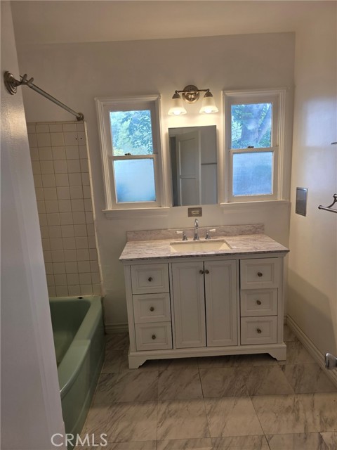 7700 Lasaine Avenue, Northridge CA: https://media.crmls.org/medias/9a6325d7-6bee-4b74-a05a-369bde4b397a.jpg