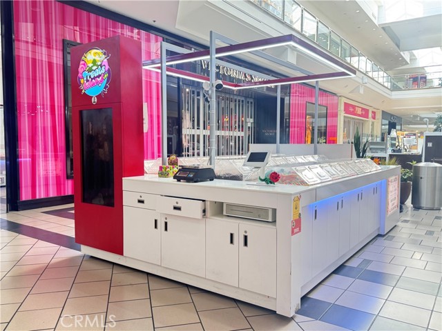112 Plaza Drive, West Covina CA: https://media.crmls.org/medias/9a642604-7178-471a-8b0d-cda22764dc1a.jpg