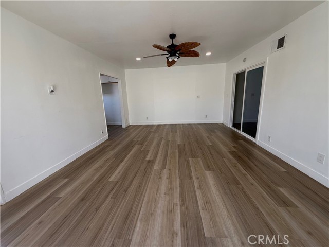 Detail Gallery Image 13 of 16 For 7062 Calvin Ave, Reseda,  CA 91335 - 4 Beds | 2 Baths