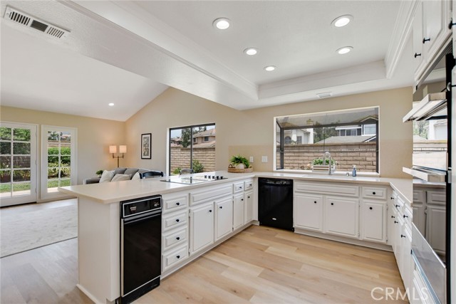 Detail Gallery Image 18 of 52 For 5697 Los Robles, La Verne,  CA 91750 - 3 Beds | 2 Baths