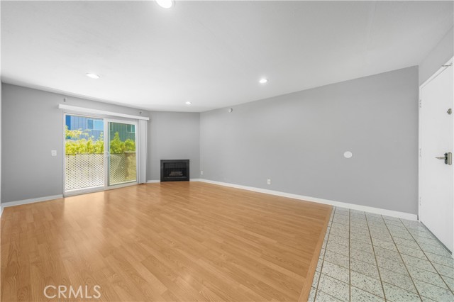 Detail Gallery Image 3 of 25 For 1256 Patricia Ave #10,  Simi Valley,  CA 93065 - 2 Beds | 2 Baths