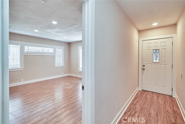 Detail Gallery Image 5 of 23 For 1329 W 37th Dr, Los Angeles,  CA 90007 - 4 Beds | 2 Baths