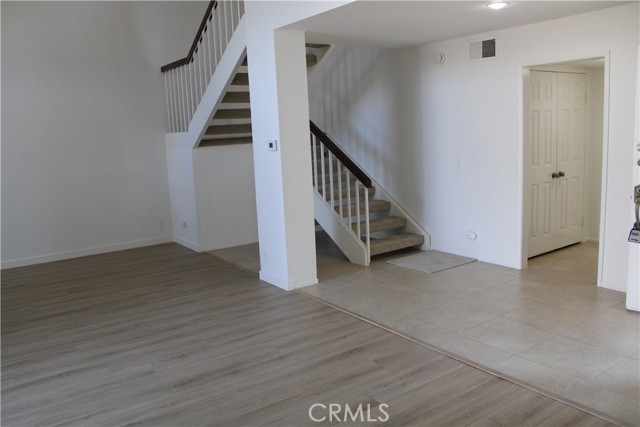 24 Woodgrove, Irvine CA: https://media.crmls.org/medias/9a655168-8d0c-4812-b21c-dd6ebf507ea6.jpg
