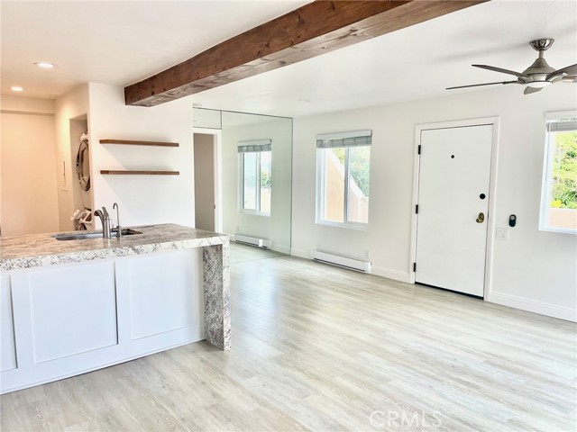 352 Y Place, Laguna Beach CA: https://media.crmls.org/medias/9a65ca5d-fa1a-4b63-b210-1fc89c155df9.jpg