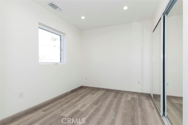 Detail Gallery Image 17 of 26 For 1754 N Berendo St #D,  Los Angeles,  CA 90027 - 3 Beds | 2/1 Baths