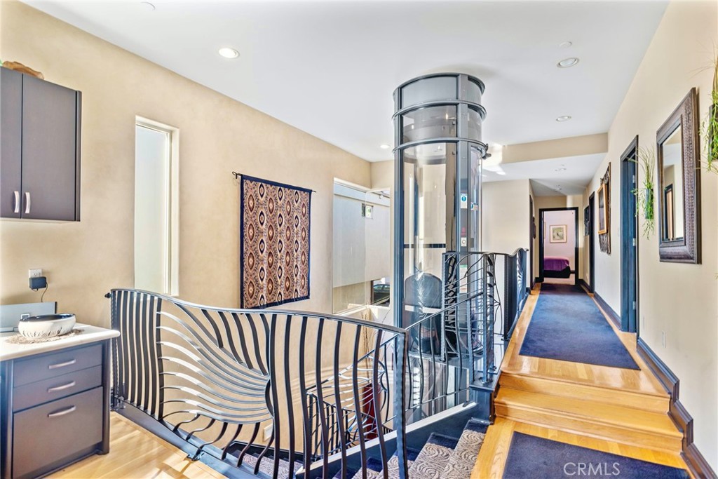 4308 The Strand