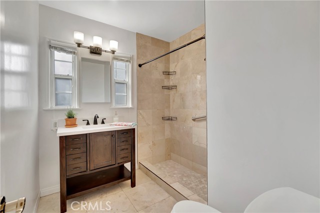 Detail Gallery Image 21 of 28 For 786 S Spanish Oak Ln, La Puente,  CA 91746 - 3 Beds | 1/1 Baths