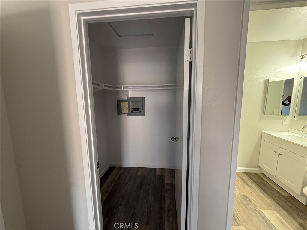 https://media.crmls.org/medias/9a667990-b5b3-4d37-9a5b-91c45b2cd05a.jpg?preset=X-Large