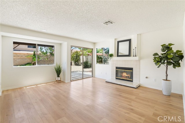 Detail Gallery Image 8 of 24 For 37933 Sweetbrush St, Palmdale,  CA 93552 - 4 Beds | 3 Baths