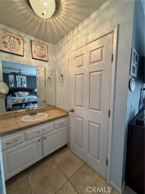 21275 Pocomoke Court, Apple Valley CA: https://media.crmls.org/medias/9a66fdab-68dd-4a99-888f-3bdef2a456f8.jpg
