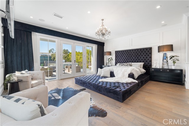7 Bed Home for Sale in Encino, California