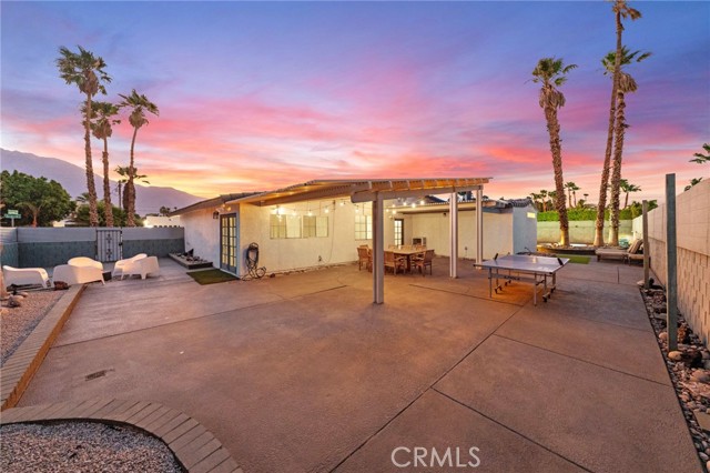 Image 13 of 66 For 2306 Acacia Rd E