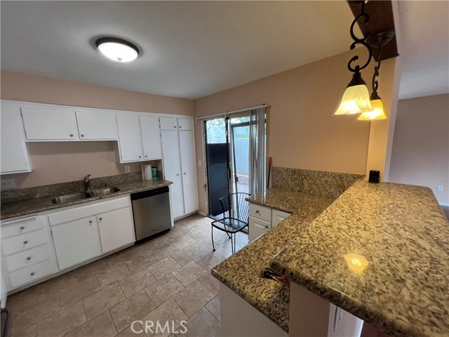 Detail Gallery Image 7 of 11 For 408 N via Roma, Anaheim,  CA 92806 - 2 Beds | 1/1 Baths