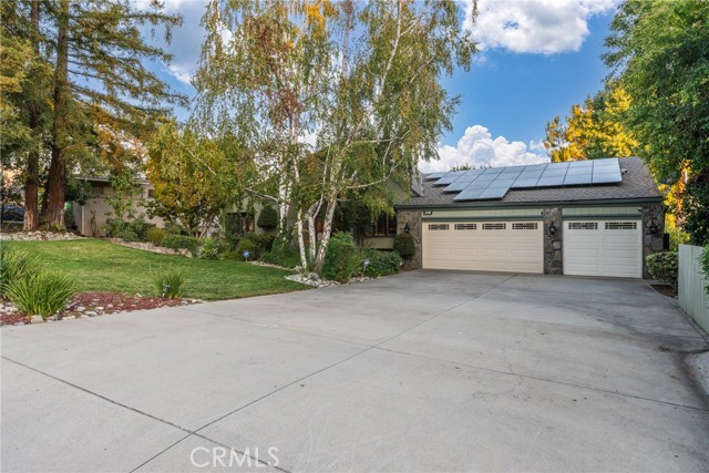 Detail Gallery Image 3 of 71 For 2420 San Antonio, Upland,  CA 91784 - 4 Beds | 3 Baths