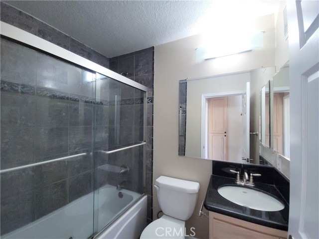 Detail Gallery Image 10 of 15 For 1201 Belmont Ave. #302,  Long Beach,  CA 90804 - 2 Beds | 2 Baths