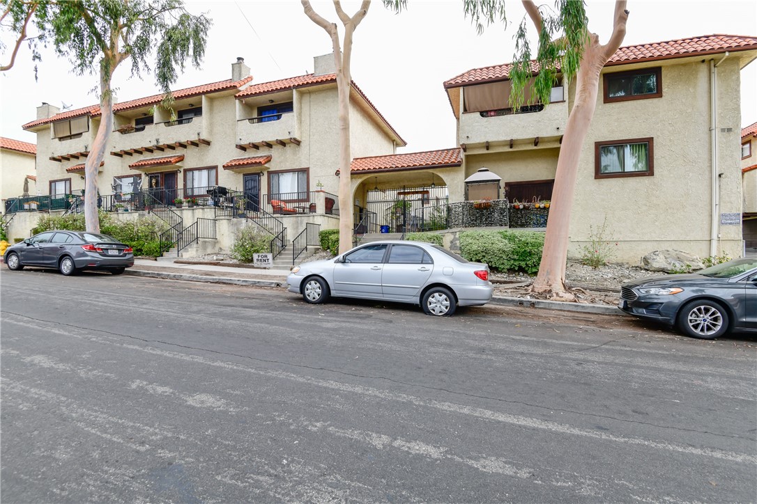 Detail Gallery Image 1 of 20 For 10142 Samoa Ave #8,  Tujunga,  CA 91042 - 3 Beds | 2/1 Baths