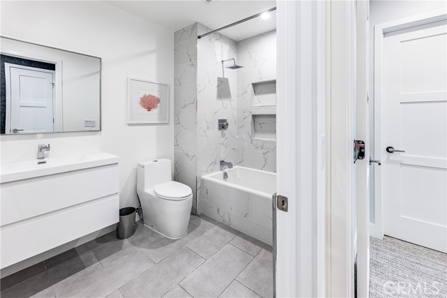 Detail Gallery Image 27 of 32 For 4820 Bellflower Ave #208,  North Hollywood,  CA 91601 - 3 Beds | 3 Baths