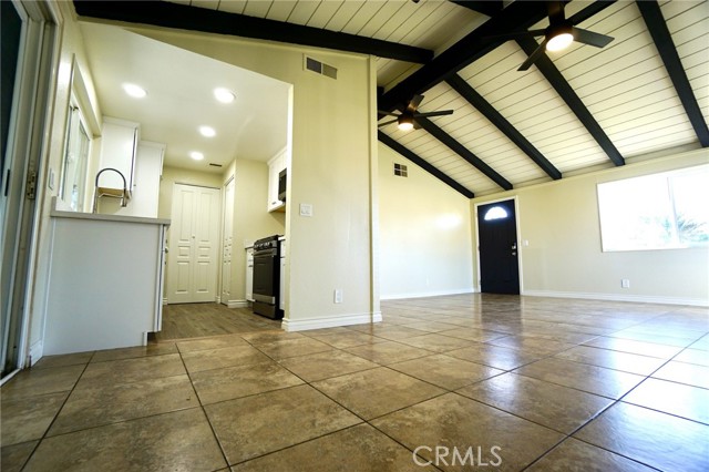 Detail Gallery Image 4 of 32 For 3400 Glasgow Cir, Riverside,  CA 92503 - 3 Beds | 2 Baths