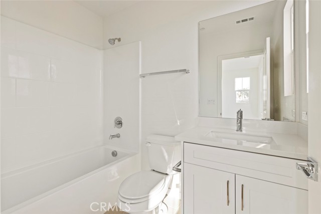 Detail Gallery Image 20 of 26 For 9831 La Serna Dr #1,  Whittier,  CA 90605 - 3 Beds | 3 Baths
