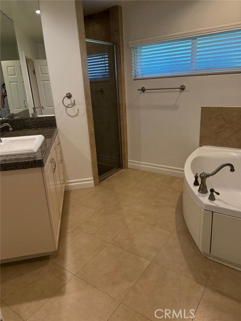 5403 Oakdale Avenue, Woodland Hills CA: https://media.crmls.org/medias/9a6d5a8c-5919-40b8-a2d8-1bbfed52a9ed.jpg