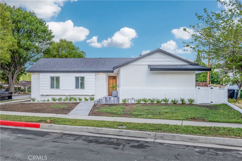 15955 Londelius Street