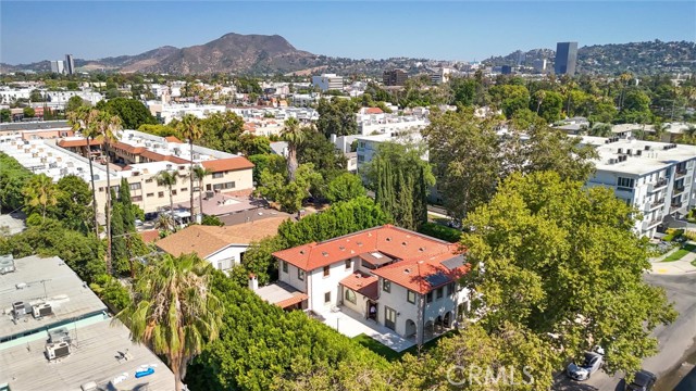 11159 La Maida Street, North Hollywood CA: https://media.crmls.org/medias/9a6d9dfe-a8ee-4d6d-b4e7-3b282bc022cb.jpg