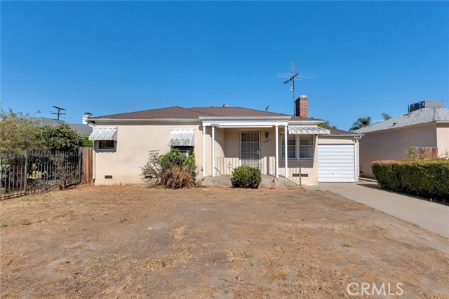6252 Camellia Avenue, North Hollywood CA: https://media.crmls.org/medias/9a6e890e-7d19-4a9e-b385-ebe74d59dfd6.jpg