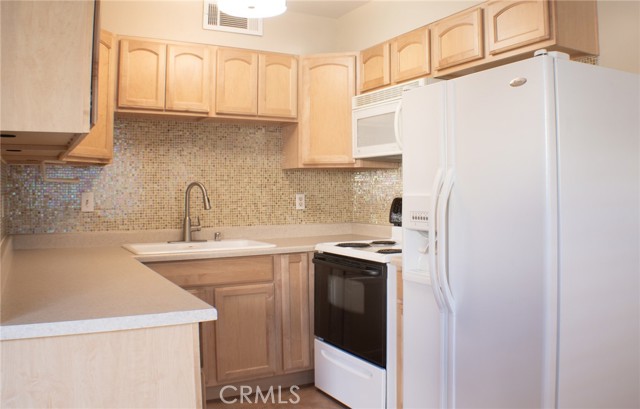 Detail Gallery Image 7 of 32 For 760 E Cottonwood Rd #4,  Palm Springs,  CA 92262 - 2 Beds | 2 Baths