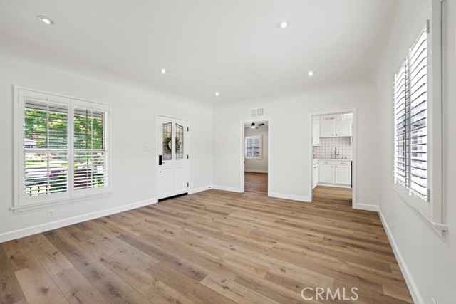 Detail Gallery Image 33 of 69 For 731 N Beachwood Dr, Burbank,  CA 91506 - 3 Beds | 2 Baths