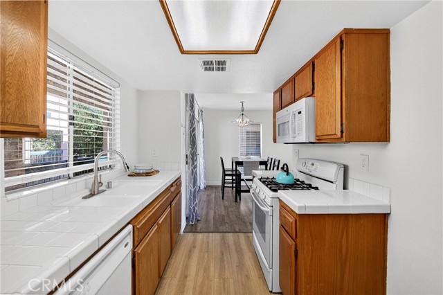 Detail Gallery Image 12 of 51 For 22123 S Figueroa St #139,  Carson,  CA 90745 - 3 Beds | 2/1 Baths