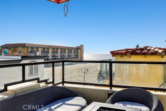 Detail Gallery Image 39 of 53 For 30 the Strand #2,  Hermosa Beach,  CA 90254 - 3 Beds | 3 Baths