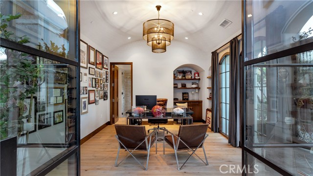 Image 33 of 69 For 2 Thomas Road