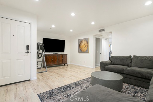 10894 Olinda Street, Sun Valley CA: https://media.crmls.org/medias/9a710b1b-9298-470f-882a-c401c1892a82.jpg