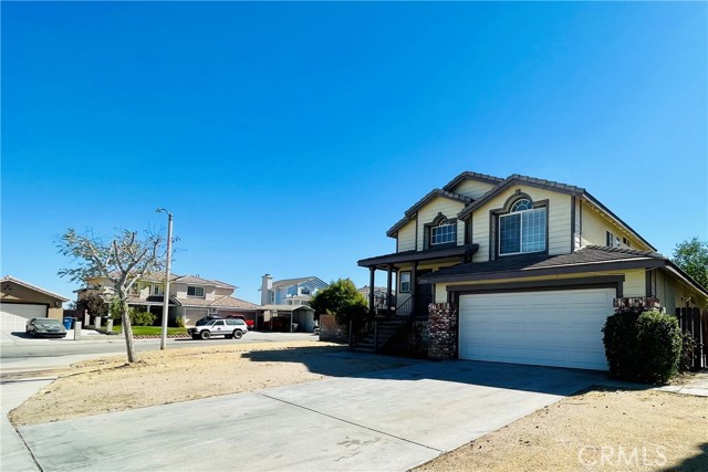 Detail Gallery Image 1 of 26 For 1942 Ivory Ave, Palmdale,  CA 93550 - 4 Beds | 2/1 Baths