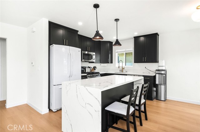 765 E Silva Street, Long Beach CA: https://media.crmls.org/medias/9a717b6a-20fa-4914-8683-03a1bf381ddf.jpg