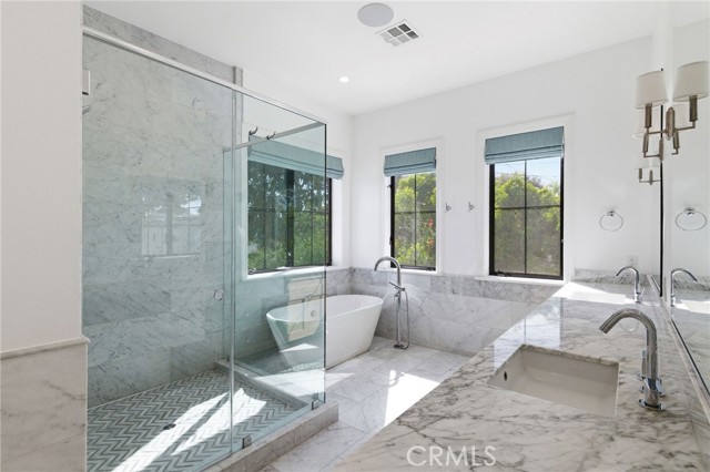 Detail Gallery Image 52 of 59 For 1405 Oak Ave, Manhattan Beach,  CA 90266 - 4 Beds | 4/1 Baths