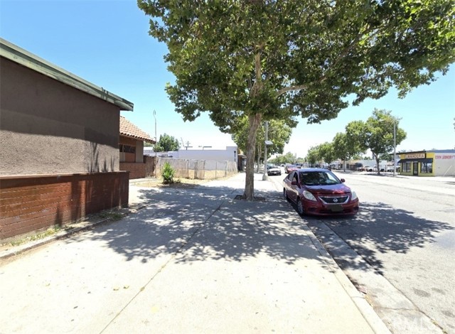 Image 4 of 47 For 855 Holt Avenue