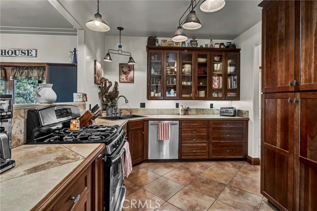 Detail Gallery Image 10 of 49 For 5963 Eickhoff Rd, Lakeport,  CA 95453 - 4 Beds | 2 Baths