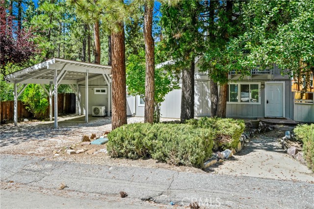 Detail Gallery Image 5 of 45 For 43032 Sunset Dr, Big Bear Lake,  CA 92315 - 3 Beds | 3 Baths